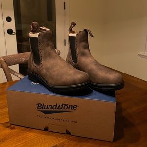 BRAND NEW Rustic Brown Premium Leather Blundstone Boots, Women's Style #1351